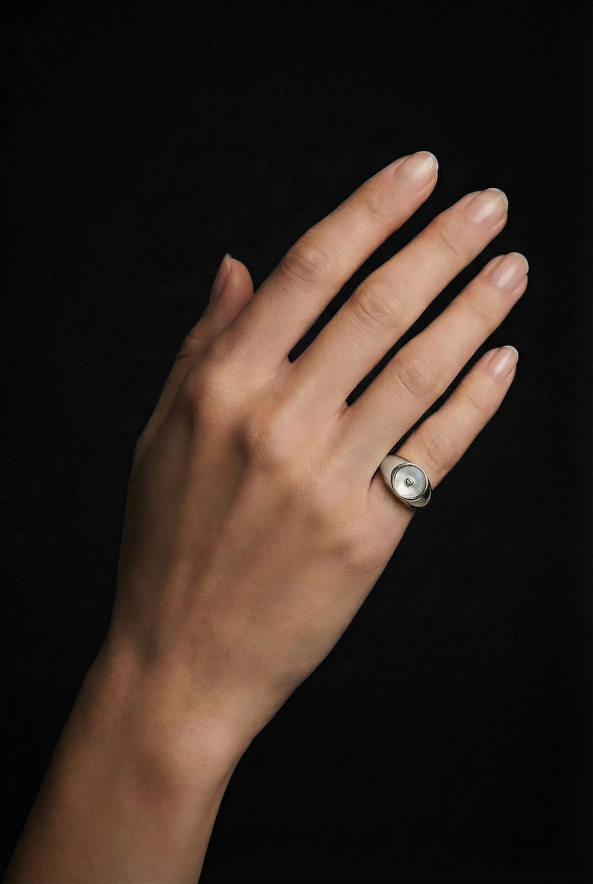 Minx Shell Signet Ring